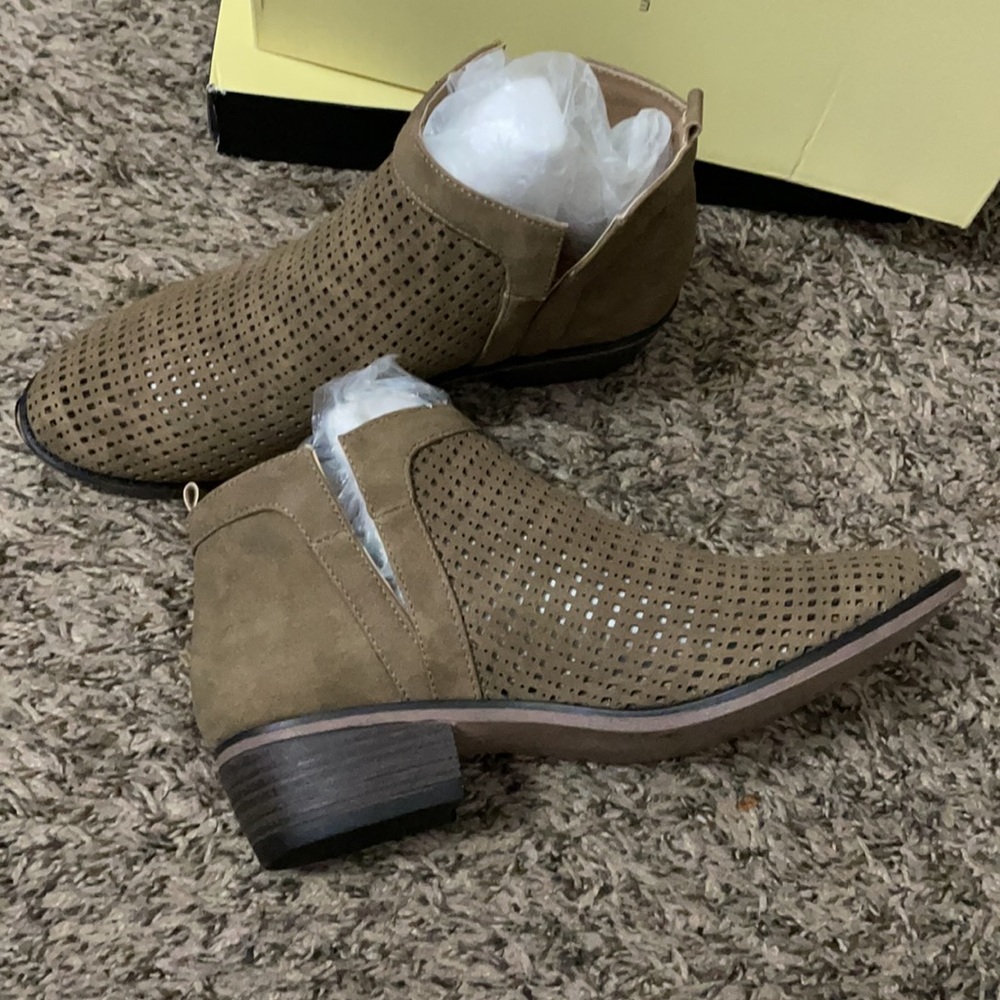 Tan booties - Picture 2 of 4